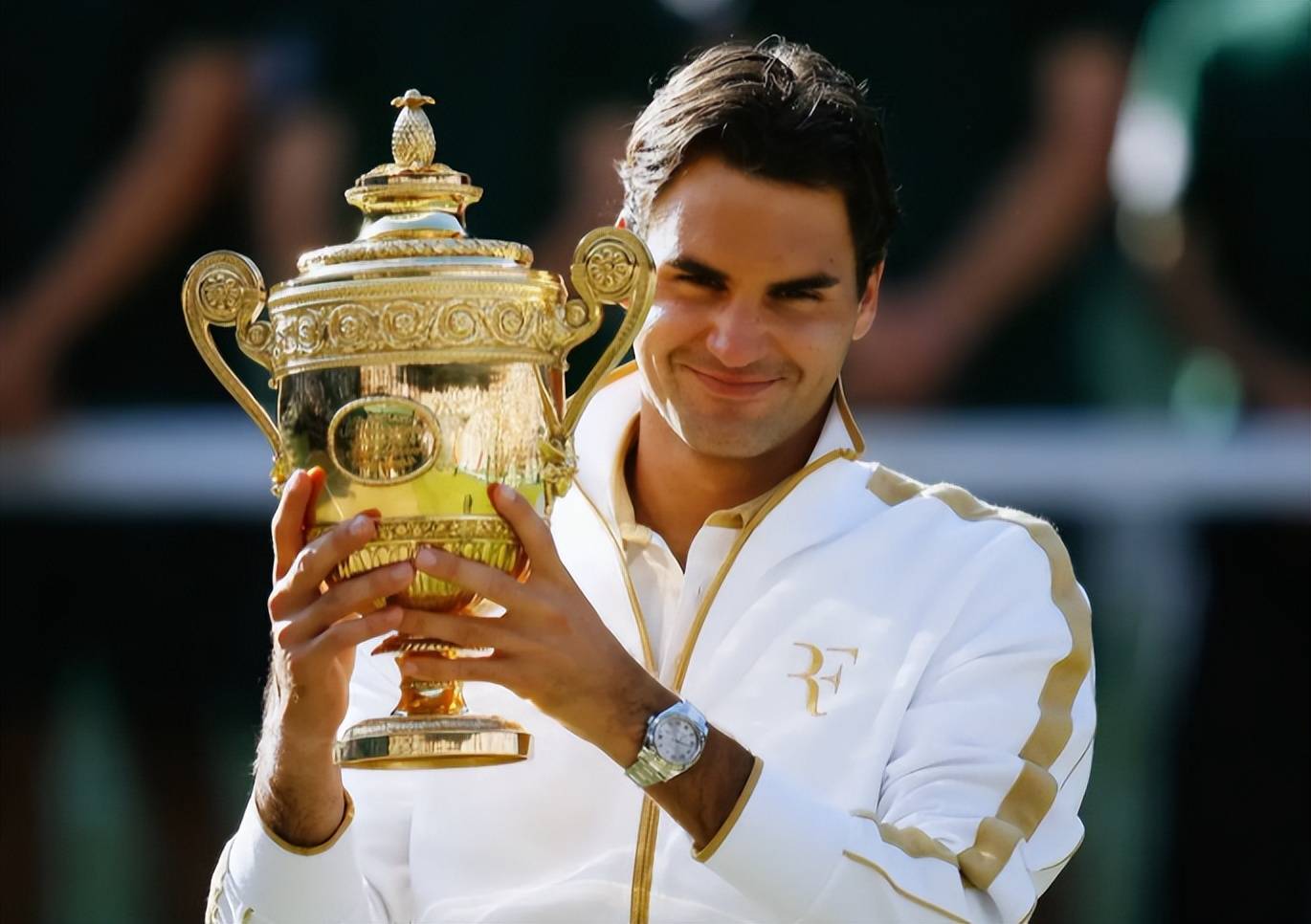 开云平台-包含意大利网球队完胜日本网球队,费德勒高光表现的词条