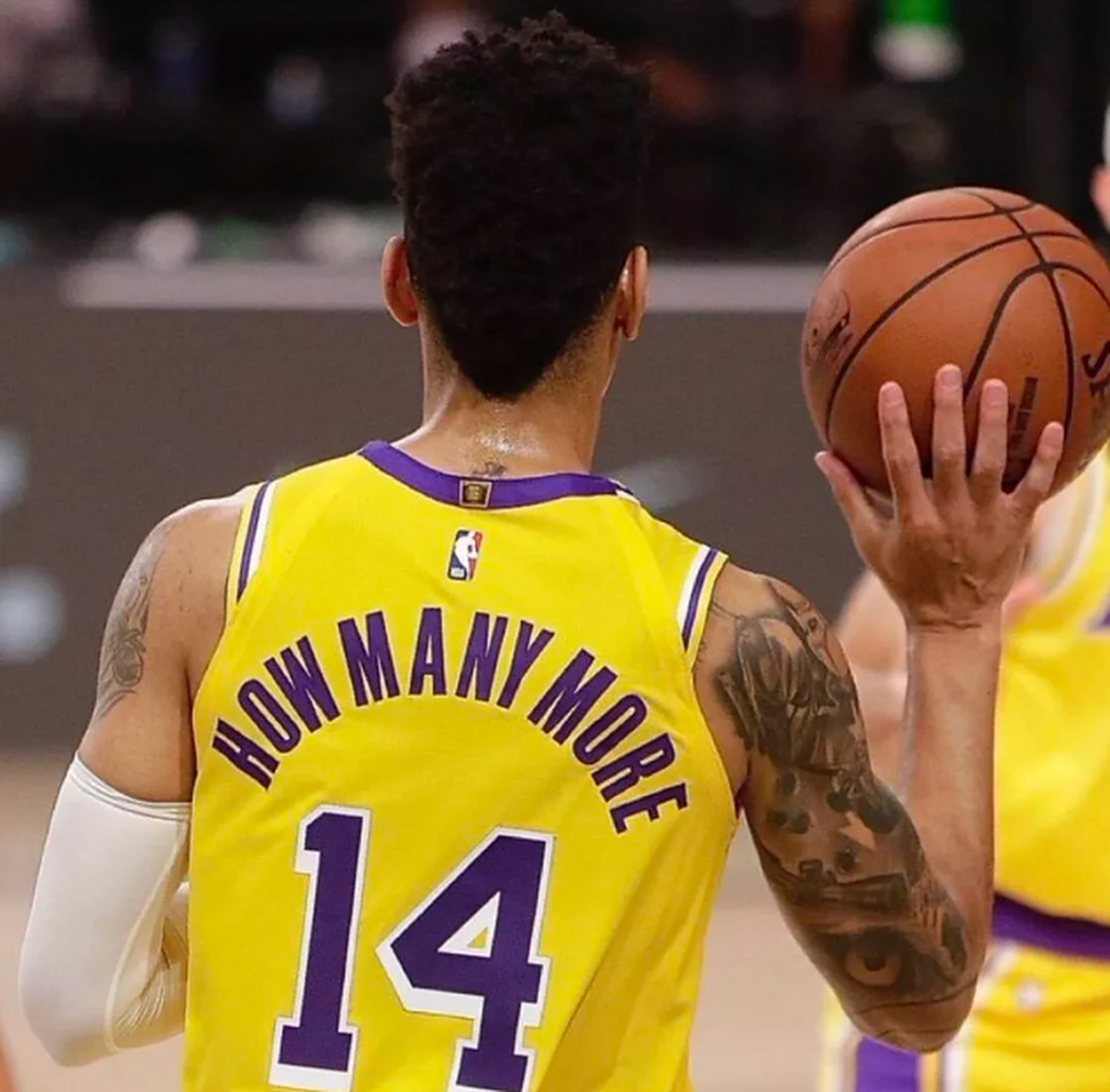 火箭鏖战南韩男篮,丹尼·格林制霸全场 火箭鏖战南韩男篮,丹尼·格林制霸全场