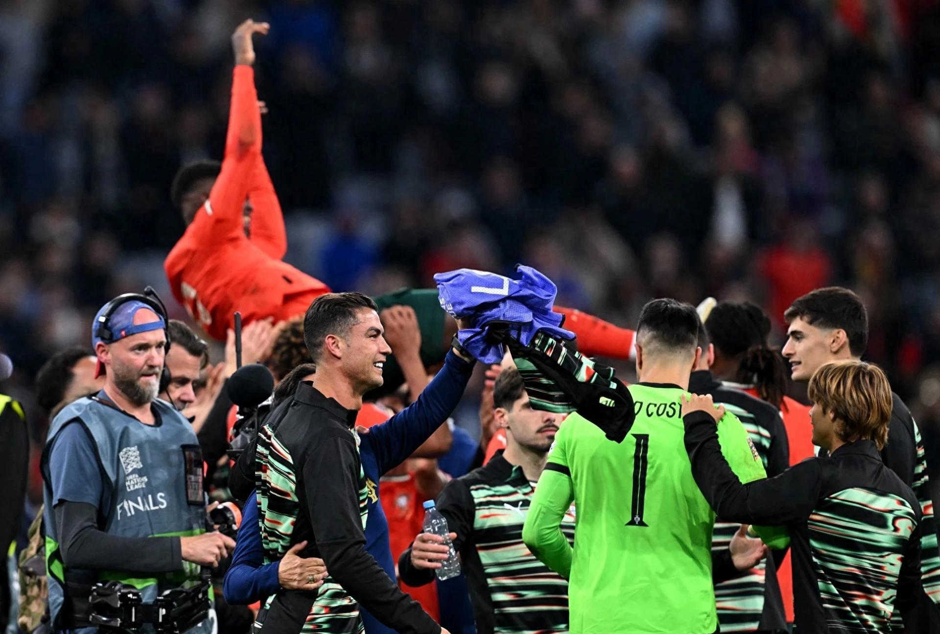 赛场风云再起:葡萄牙队成功突围的简单介绍 赛场风云再起:葡萄牙队成功突围的简单介绍