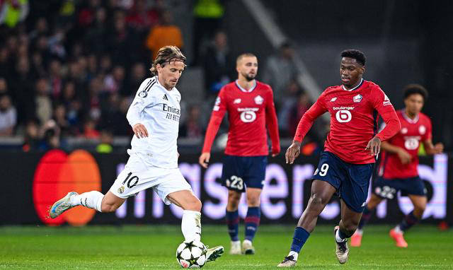 里尔客场大胜,稳坐法甲亚军位置 里尔客场大胜,稳坐法甲亚军位置