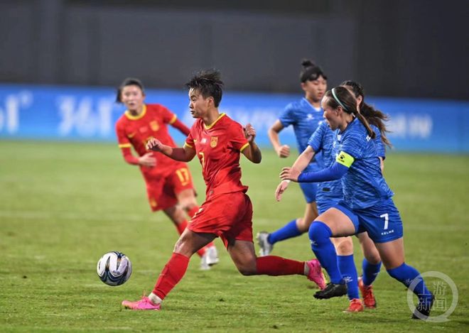 包含中国女足豪取连胜：赛场上的新风采的词条