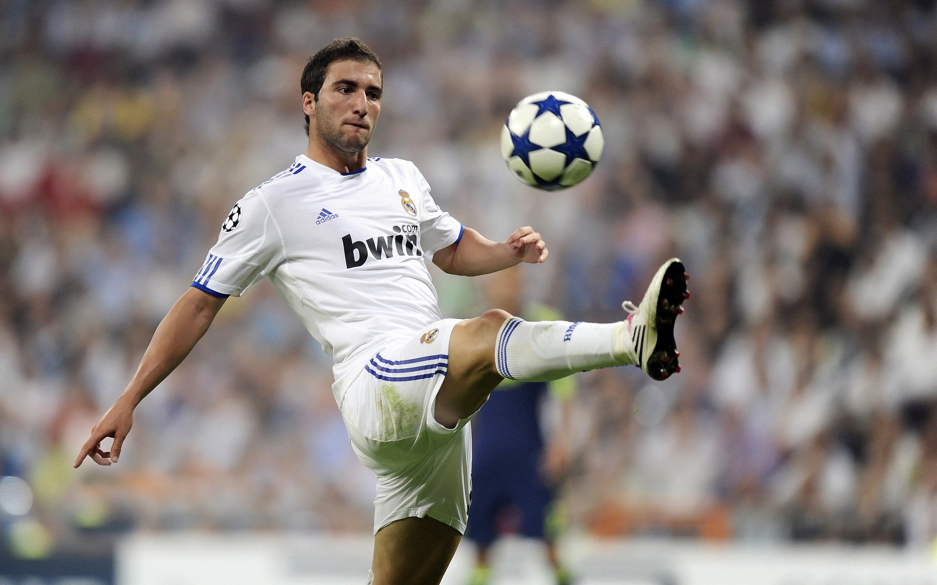 开云体育app-罗德里戈全程高能输出引爆全场，波兰军团火力全开狂胜智利