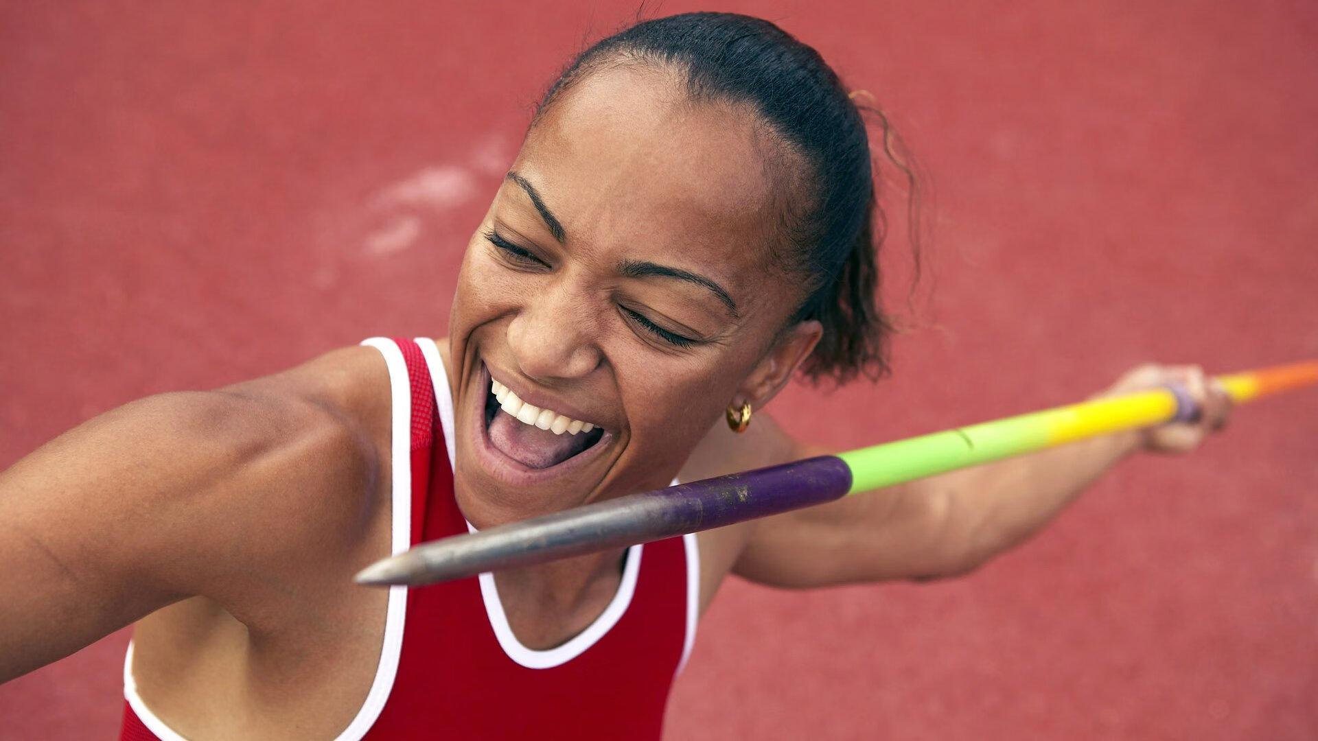 波斯铁骑的足球奇迹，伊朗拿下巴萨，迪巴拉如何成为关键先生？