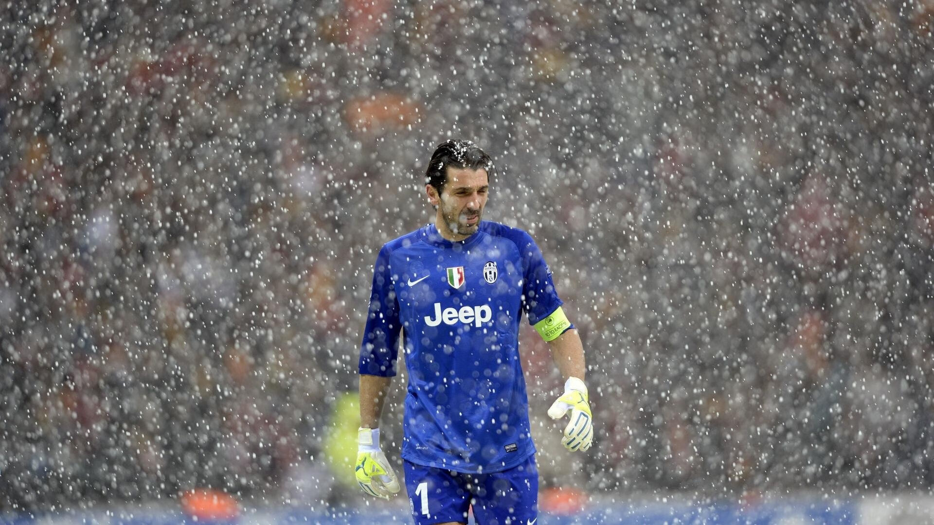 开云足球直播-紫金鏖战克城，福克斯高光闪耀，一场定义赛季的孤胆英雄之战