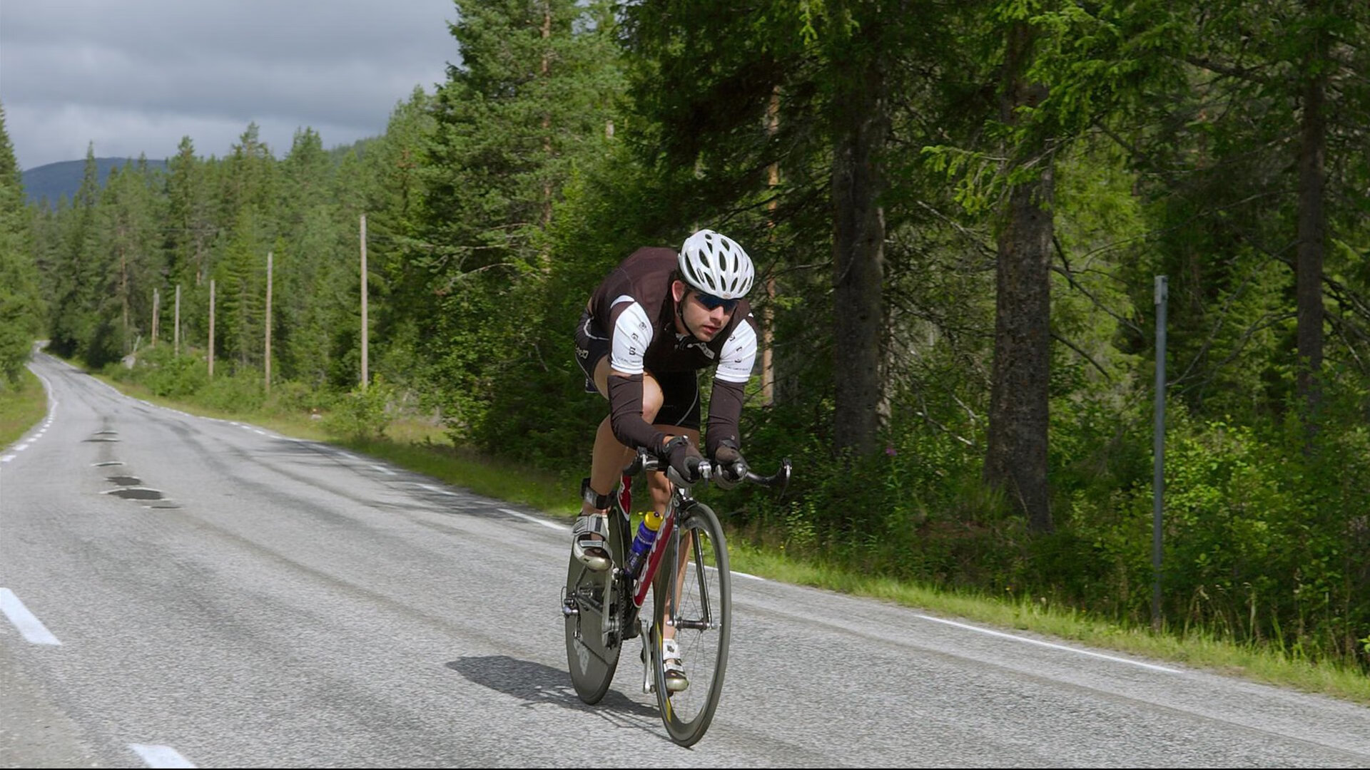 开云体育中国-霍勒迪统治攻防两端，灰熊团队篮球完胜辽宁显冠军相